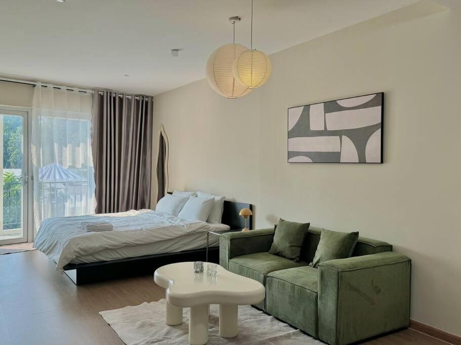 Spacious & Balcony - Walkable To Highlight Spots - Near Cong Coffee Apartment Ho Chi Minh City